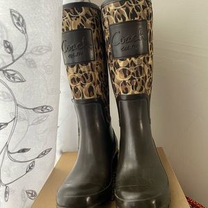Vintage coach rain boots barely worn.Tretch75’s
